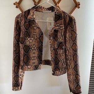 Cropped Snakeskin Jacket | Lightweight | Boohoo | Size 10